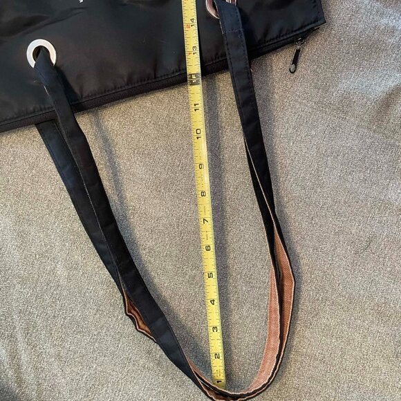 Kenneth Cole Reaction black nylon tote bag/daybag with zipper closure. - Picture 10 of 14